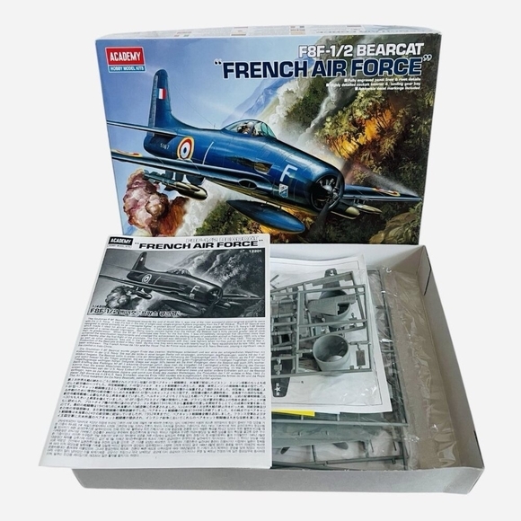 Academy 1/48 F8F-1/2 Bearcat French Air Force Model Kit 12201 NIB - Picture 2 of 2